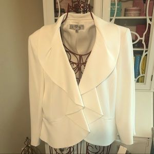 Kasper Ruffle Short White Blazer - Size 14 (NWT)
